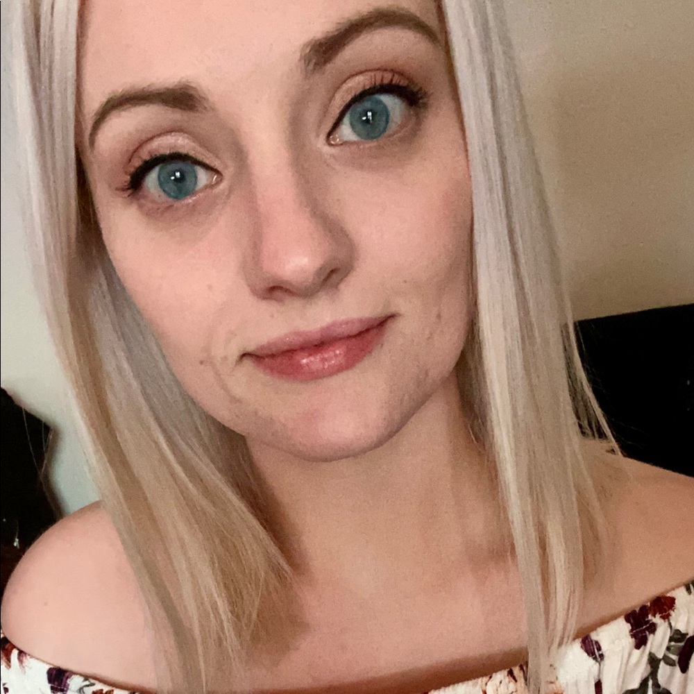 Meet your Posher, Ashley